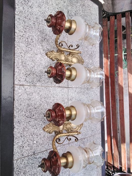 Aplici din bronz vechi