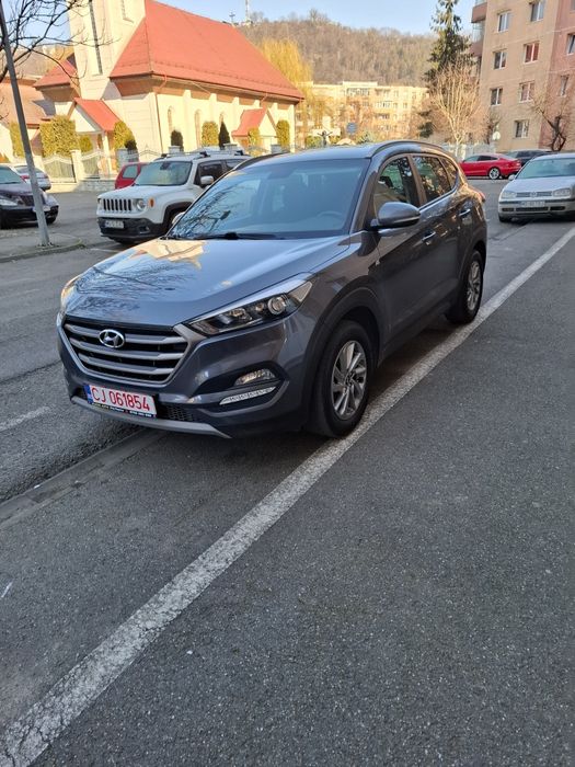 Vand hyundai tucson 2016 cu garantie