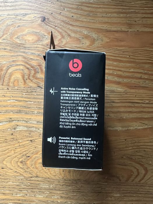 Наушники Beats Studio Buds