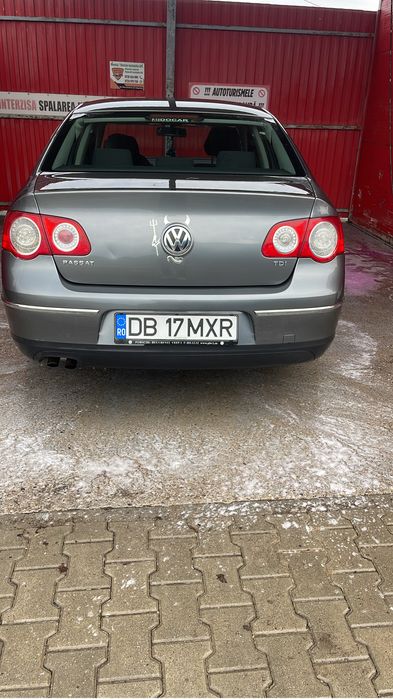 Vând Passat B6 , 4.200 euro negociabil in limita bunului simt !!