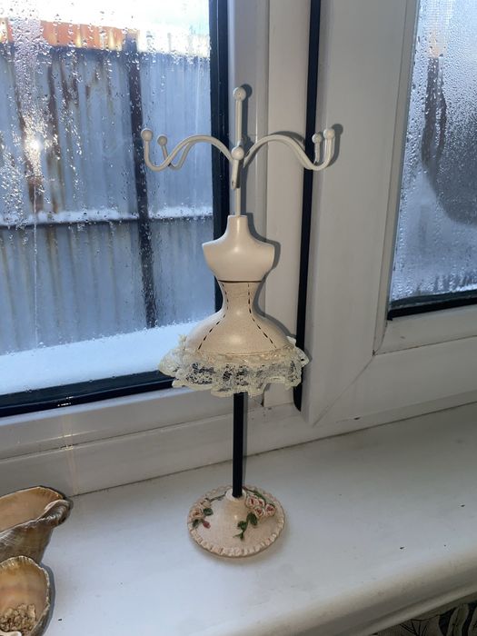 Вешалка для украшений