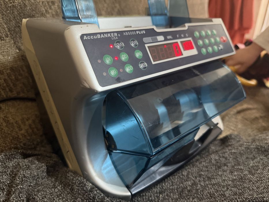 Купюро счетная машина с детектором фальшивых купюр