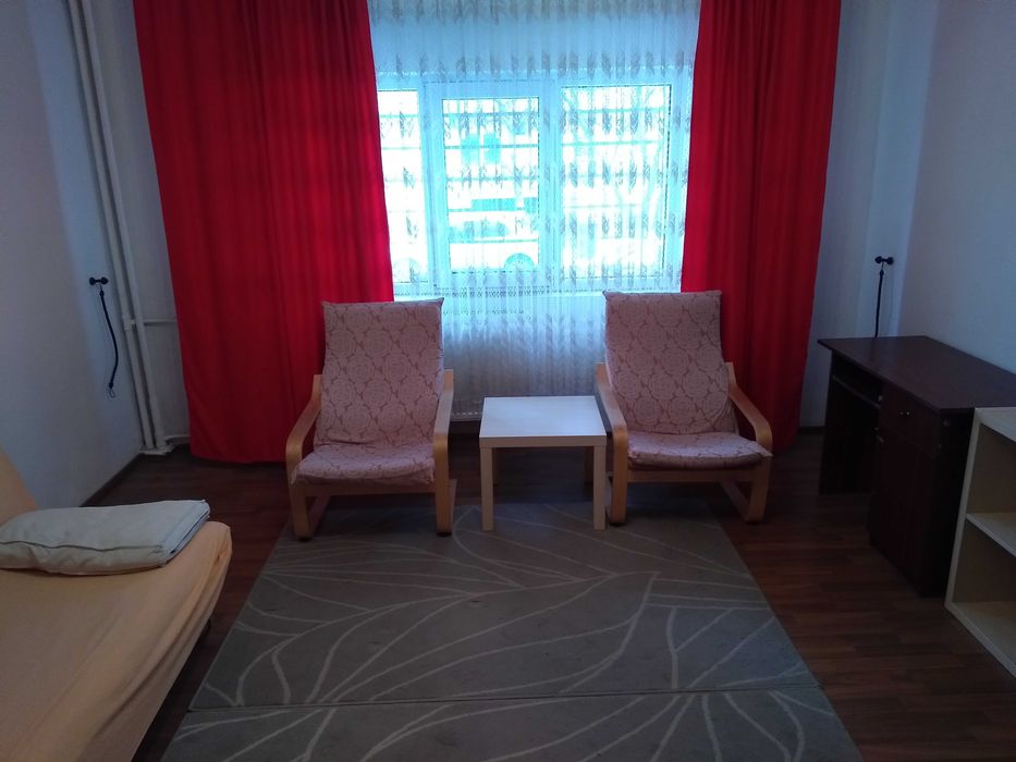 Schimb doua garsoniere deosebite pentru casa la curte sau vand