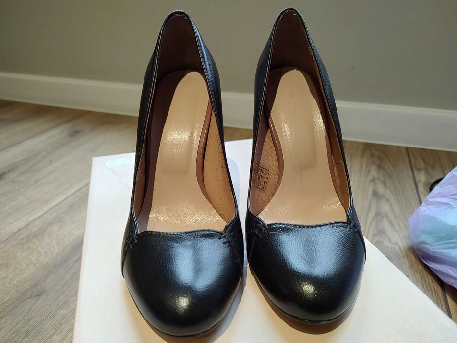 Roberto Venuti - Milano - номер 36 (естествена кожа)