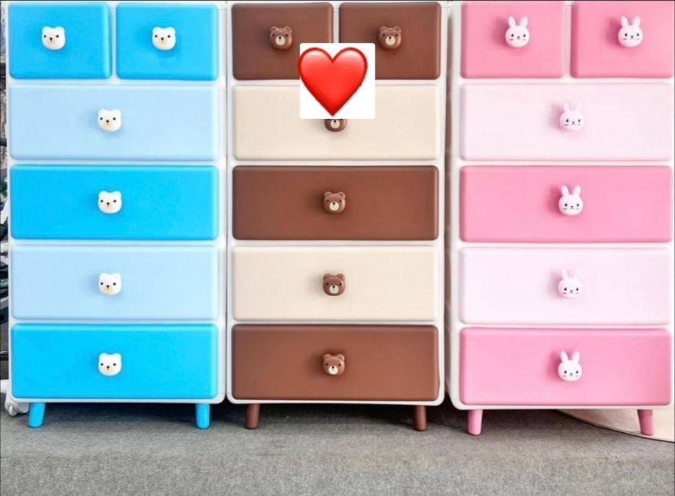 В наличии комоды отличного качества 5ти этажный.  Доставка есть