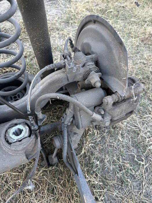 Volkswagen Tiguan Окачване преден заден мост шенкел апарат амортисьор