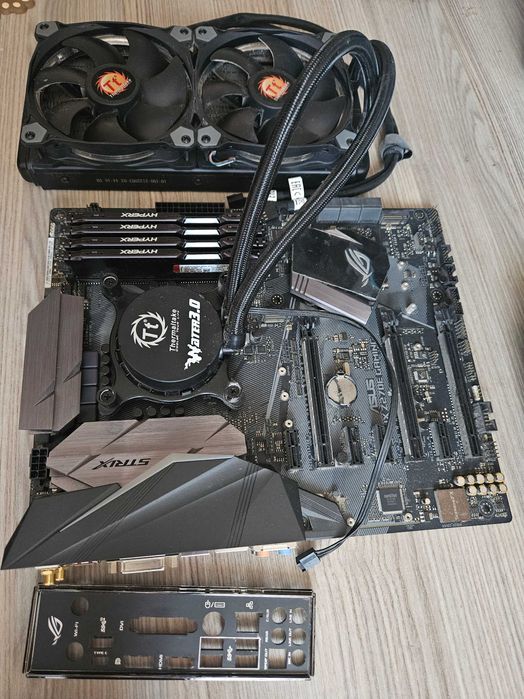 Procesor Intel, Placa de baza ASUS, Cooler CPU, Memorie HyperX Fury
