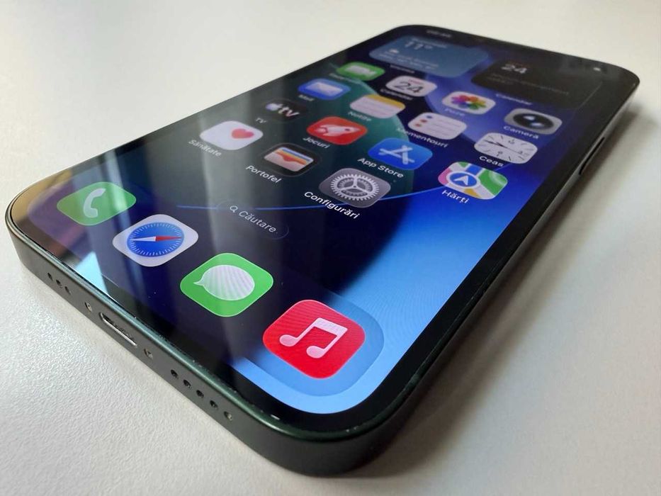  Apple / iPhone 13 128 Gb / Green