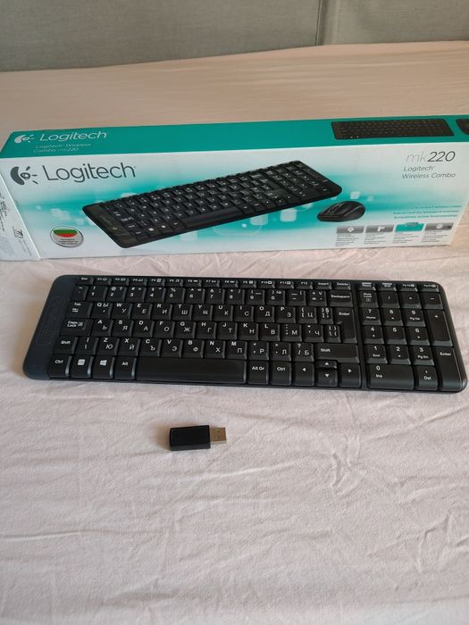 Блутут клавиатура Logitech , перфектна !