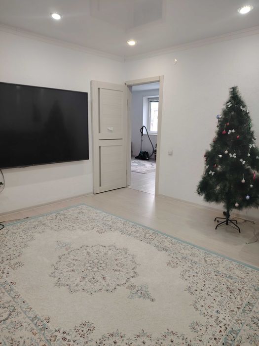 продаются 2 дома на одном участке