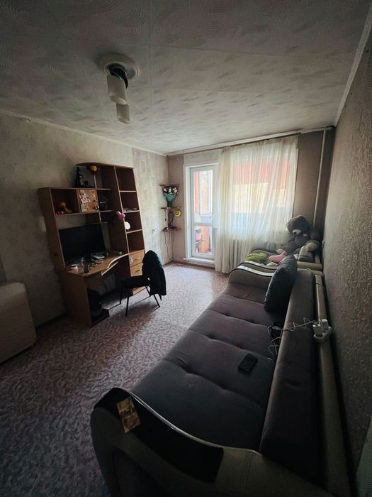 Продам 2комнатную квартиру на втором этаже в районе Парка Победы