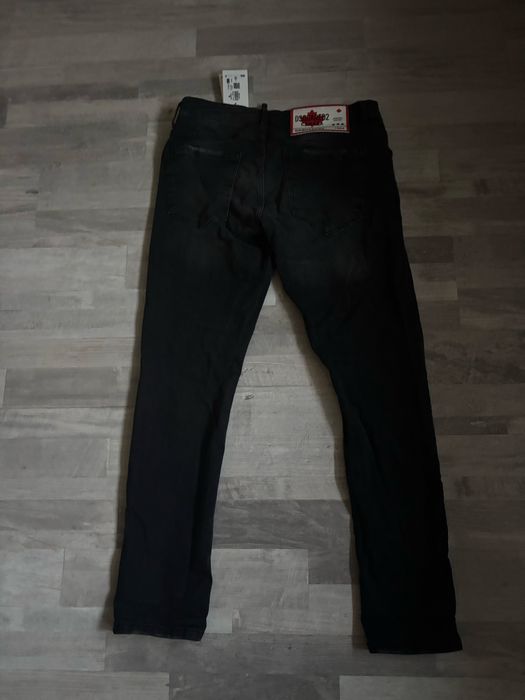 Мъжки дънки DSQUARED2 М размер (34) чисто нови с етикет!