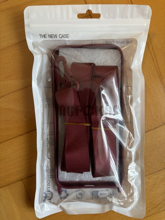 Нов калъф за iPhone 15 Plus с връзка