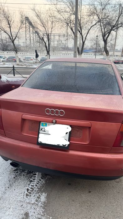 Автомобиль Ауди а4