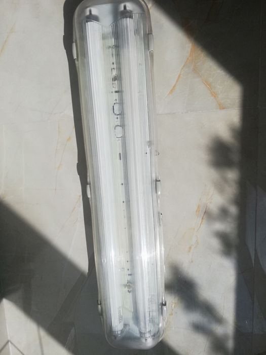 Lampa cu neon /Plafoniera cu neon +2 neoane cadou