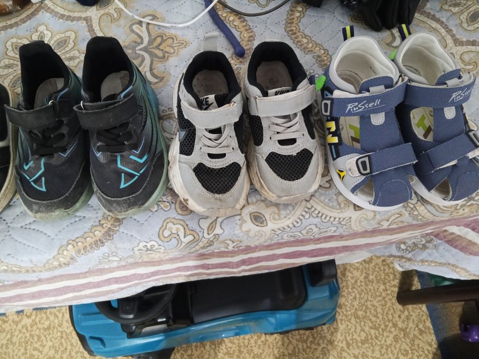 Продам детскую обувь