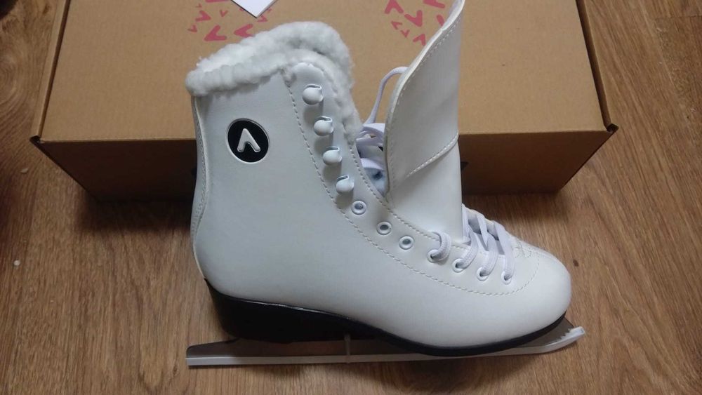 NOU! Patine artistice femei Attabo, 37 alb