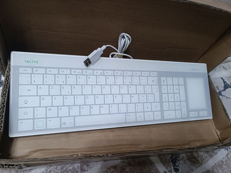 Tastatură medicinală igienică  Tactys slim 811 FR cu ecran tactil extra plat