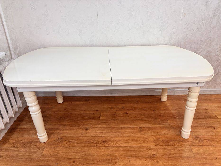 Продаю стол для зала