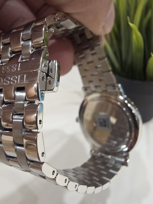 Часы Tissot Carson quartz