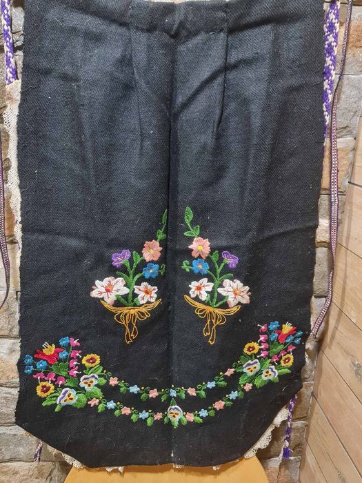 Автентични носии, дрехи български