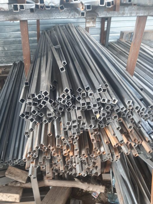 б/у квадратный метал