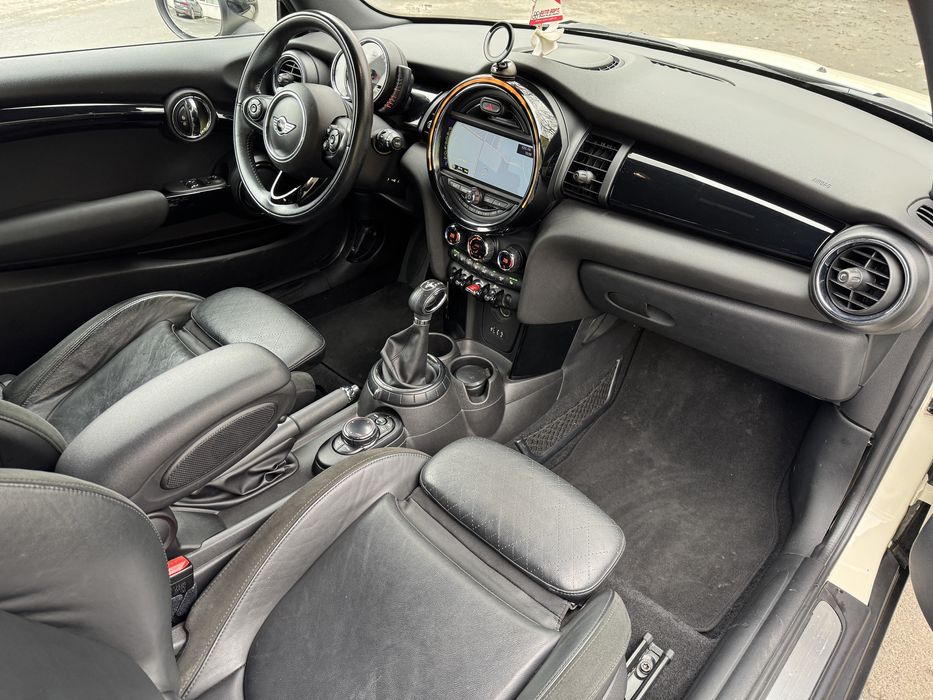 MINI Cooper F56 White & Black – Automat – Piele – Navigație – LED