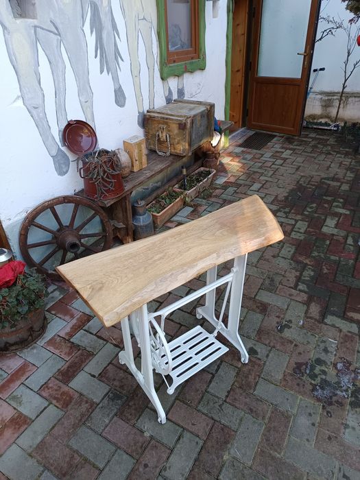 Masa , comoda artizanala din mașină de cusut