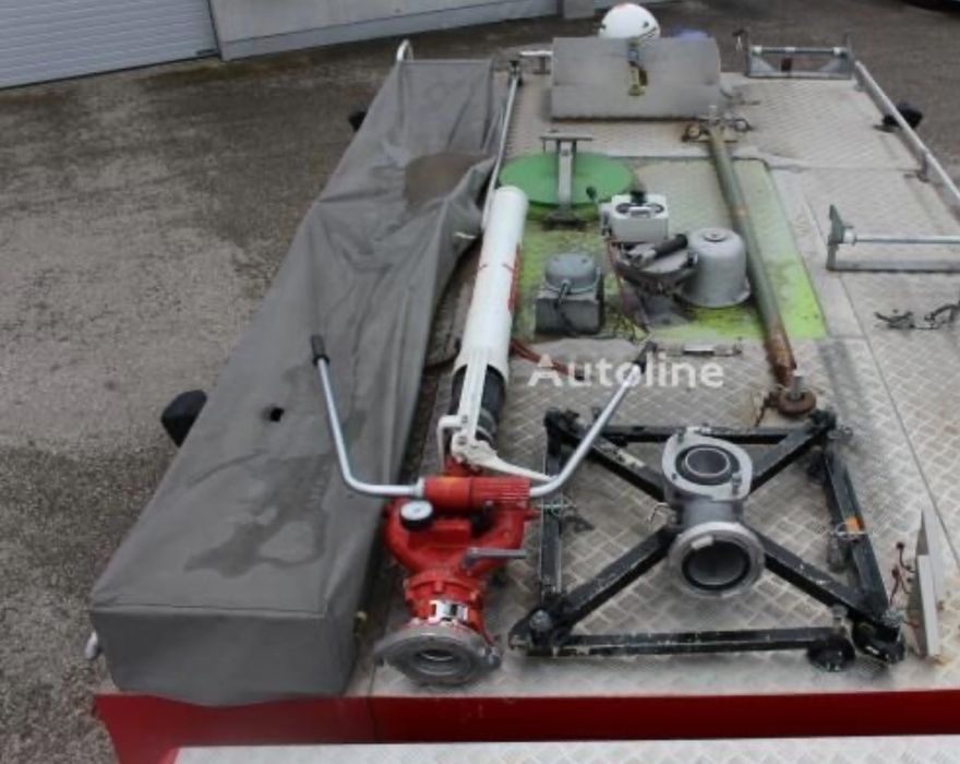 Mașina de pompieri Steyr 4x4, echipată si înmatriculată