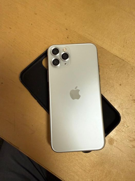 iPhone 11 pro (64 GB)