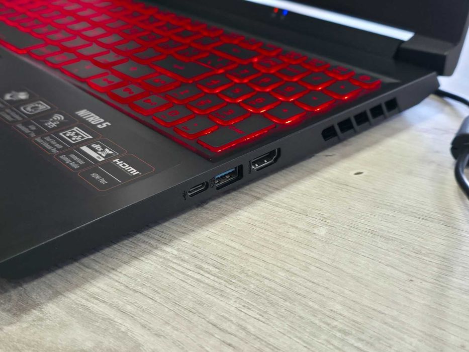 Acer Nitro 5 AN515-57-705X / i7-11800H / GTX 1650 4GB / 8 GB DDR4 / 512 GB NVMe
