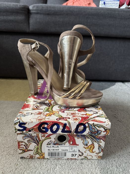 Различни дамски обувки на висок ток - 37 номер