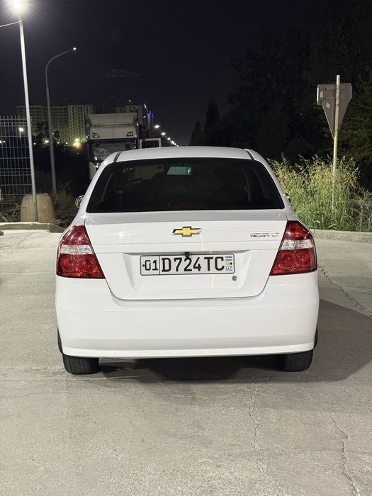 Chevrolet nexia 3 sotiladi
