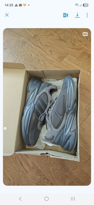 Sneakers barbati Adidas ,marimea 45, noi cu etichetă.