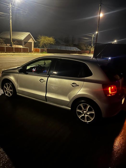 VOLKSWAGEN Polo 2012 — imagine 3