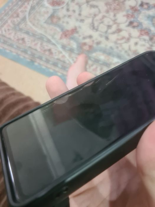 продаю Samsung S20 FE