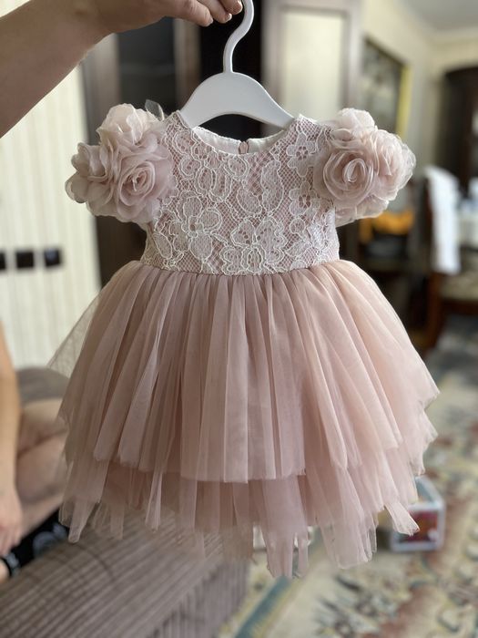 Продам красивое детское платье!