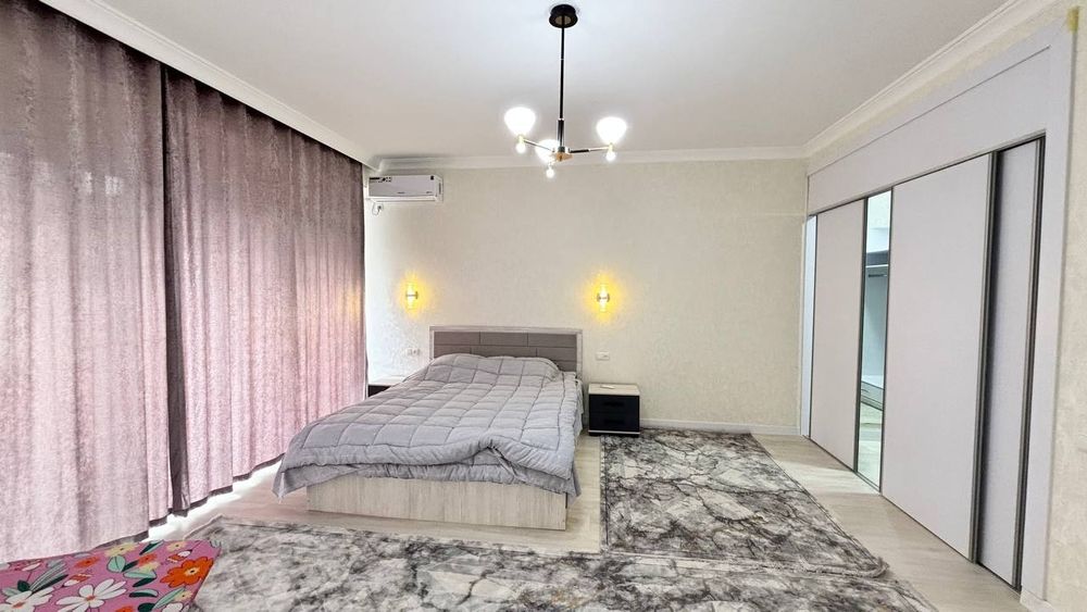 Сдаётся  двух  этажный, коттедж,таунхаус, дом в элитном районе