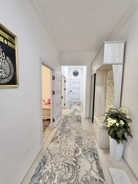 Olmos navostroyka sotiladi. 70m²