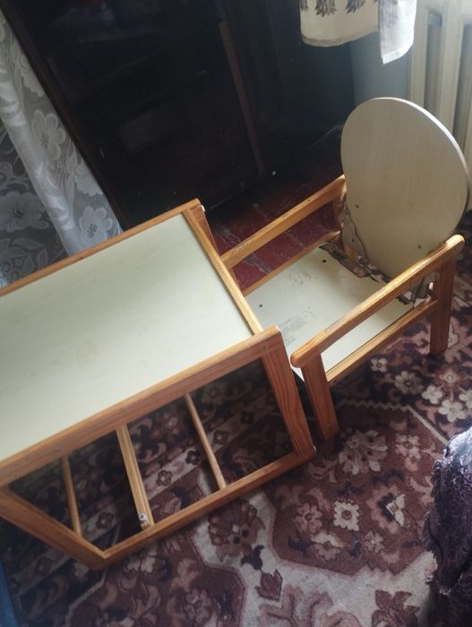 Продам детский стул и стол