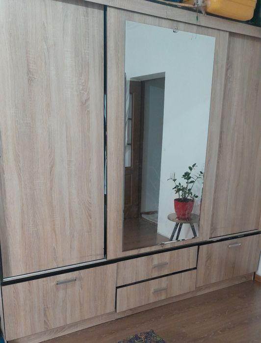 Продаю шифонер очень крепкий