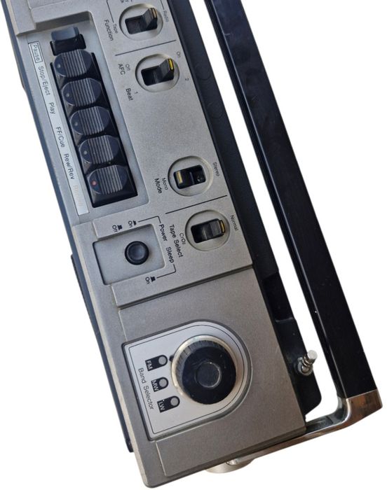 Радиокасетофон NEC RM-1010RE