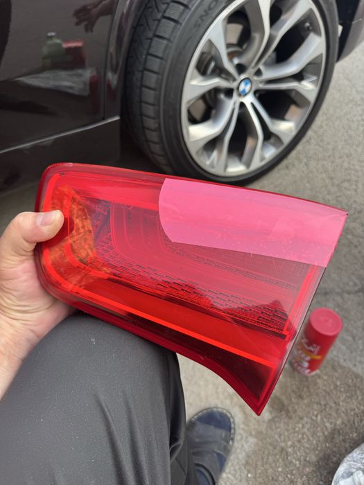 Задный стоп диоды горят