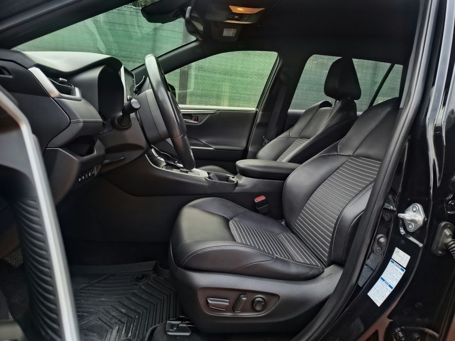 Vând RAV4 hybrid 4x4 cumparat de nou! Unic prop!