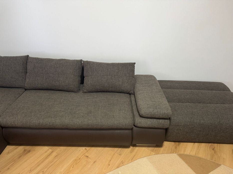 Canapea Mobexpert extensibilă cu ladă depozitare + taburete – 1400 lei