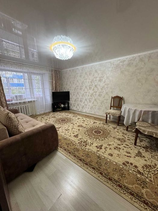 Продам 2 комн квартиру район ОКЕАНА В Отличном состояние