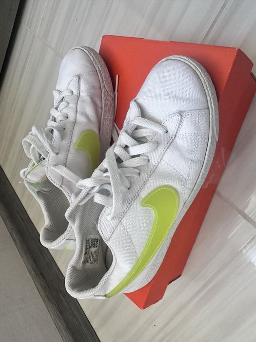 Маратонки Найк.