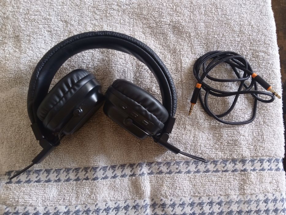Продаю наушники Marshall