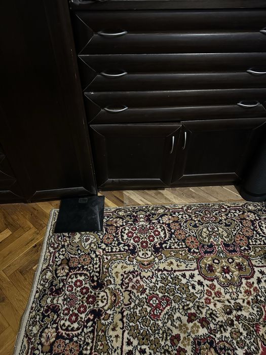 Гардероб,скрин,две нощни шкафчета,огледало