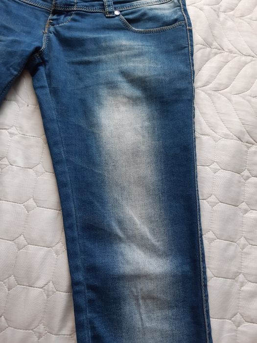 Продам почти новые джинсы